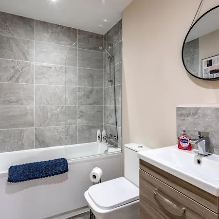 Bright 1 Bedroom Flat In Salford With Parking Available Manchester Exterior photo